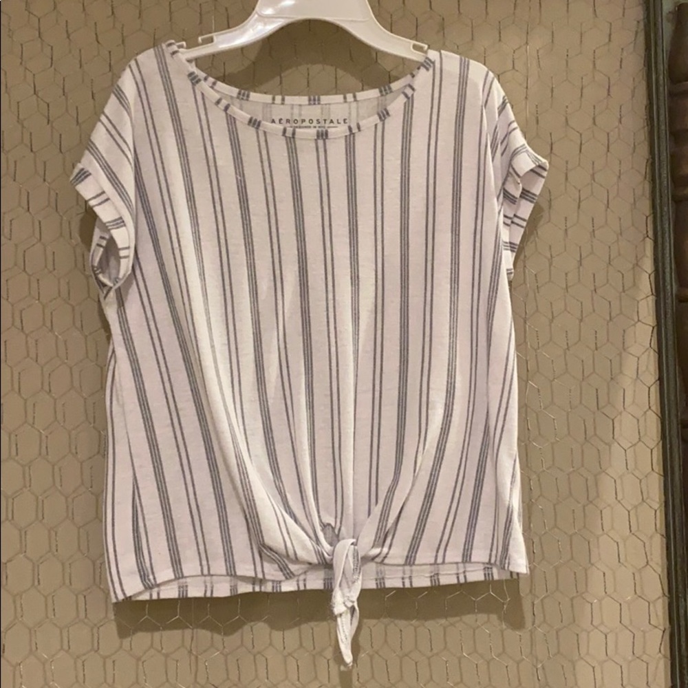 Aeropostale front knot tee